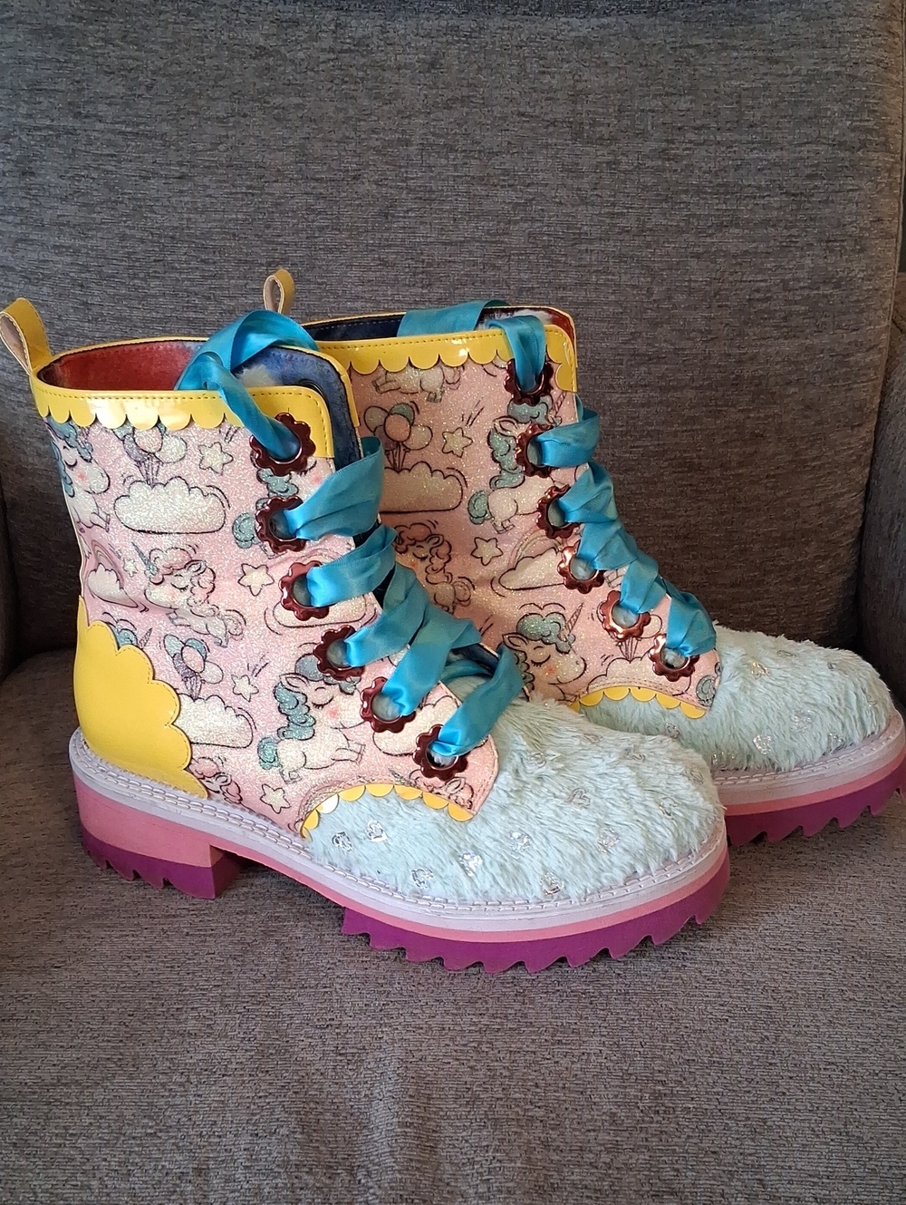 'Morning Stroll' Unicorn Lace-Up Boots - Fuzzy with Glitter! Size 42 (Size 11) - Picture 4 of 11